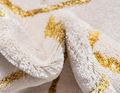 Unique Loom Marilyn Monroe Glam Collection Area Rug - Trellis (6' 1' x 9' Rectangle, White Gold/ Gold)