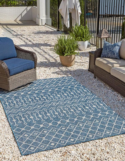 Unique Loom Outdoor Trellis Collection Area Rug - Tribal Trellis (5' 3" x 7' 1" Rectangle Blue/Ivory)