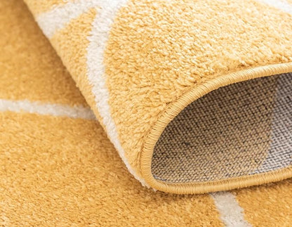 Rugs.com Lattice Frieze Collection Rug – 8' x 10' Oval Yellow Medium Rug Perfect for Living Rooms, Large Dining Rooms, Open Floorplans