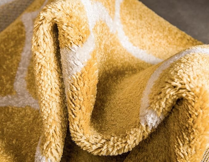Rugs.com Lattice Frieze Collection Rug – 6' Round Yellow Medium Rug Perfect for Kitchens, Dining Rooms