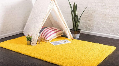 Unique Loom Solid Shag Collection Area Rug (4' 1" x 6' 1" Rectangle, Tuscan Sun Yellow)