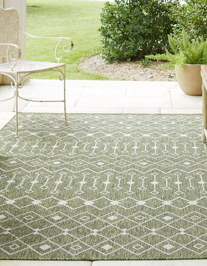 Unique Loom Outdoor Trellis Collection Area Rug - Tribal Trellis (3' 3" x 5' 3" Rectangle, Green/ Natural)