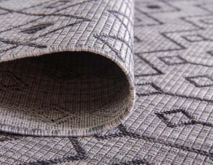 Unique Loom Outdoor Trellis Collection Area Rug - Tribal Trellis (7' 10" Round, Gray/ Black)