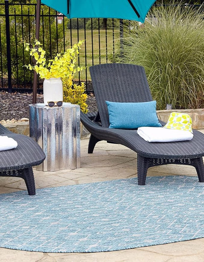Unique Loom Outdoor Trellis Collection Area Rug - Tribal Trellis (7' 10" x 10' Oval, Aqua/ Ivory)