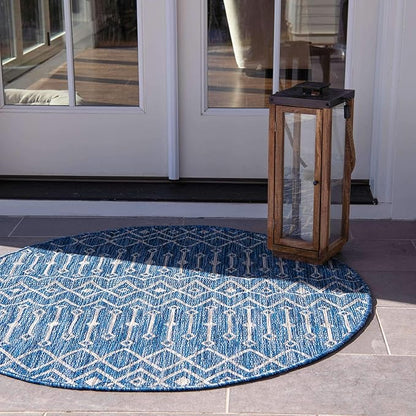 Unique Loom Outdoor Trellis Collection Area Rug - Tribal Trellis (7' 1" Round, Blue/ Ivory)