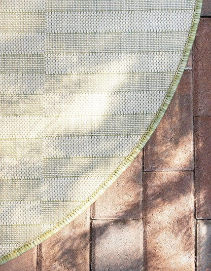 Unique Loom Outdoor Striped Collection Area Rug - Striped (4' 1" Round, Green/Ivory)