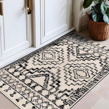 Rugshop Cream and Black Southwestern Tribal Area Rug – Boho Geometric Diamond Pattern Carpet for Living Room, Bedroom, or Entryway – Soft Modern Rustic Floor Décor 2' 3" x 4' Cream