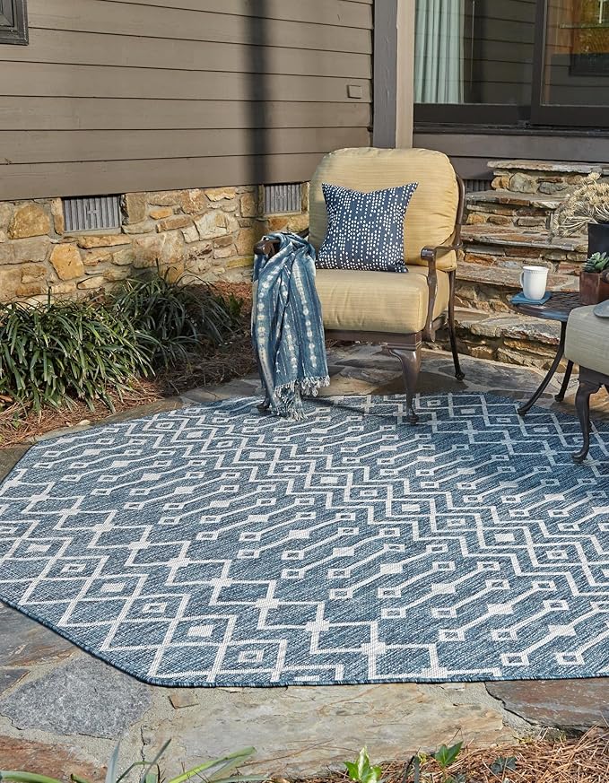 Unique Loom Outdoor Trellis Collection Area Rug - Tribal Trellis (5' 1" Octagon, Blue/ Ivory)