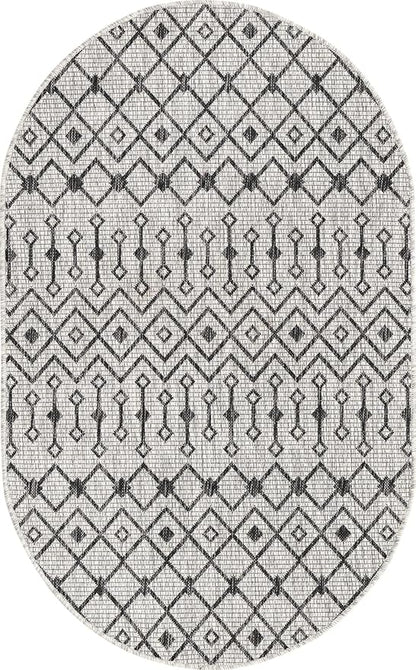 Unique Loom Outdoor Trellis Collection Area Rug - Tribal Trellis (3' 3" x 5' 3" Oval, Gray/ Black)