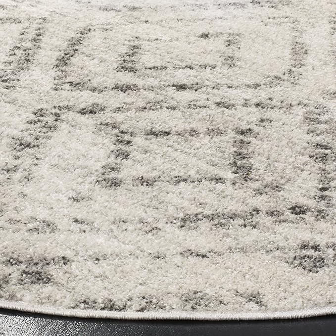 SAFAVIEH Adirondack Collection Area Rug - 10' Round, Light Grey & Grey, Modern Diamond Distressed Design, Non-Shedding & Easy Care, Ideal for High Traffic Areas in Living Room, Bedroom (ADR131C)