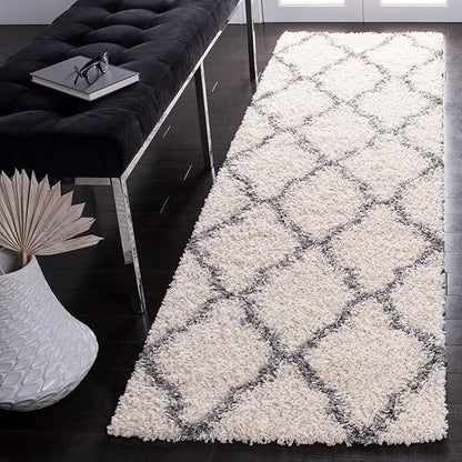 SAFAVIEH Dallas Shag Collection Runner Rug - 2'3" x 6', Ivory & Grey, Trellis Design, Non-Shedding & Easy Care, 1.5-inch Thick Ideal for High Traffic Areas in Living Room, Bedroom (SGD257F)