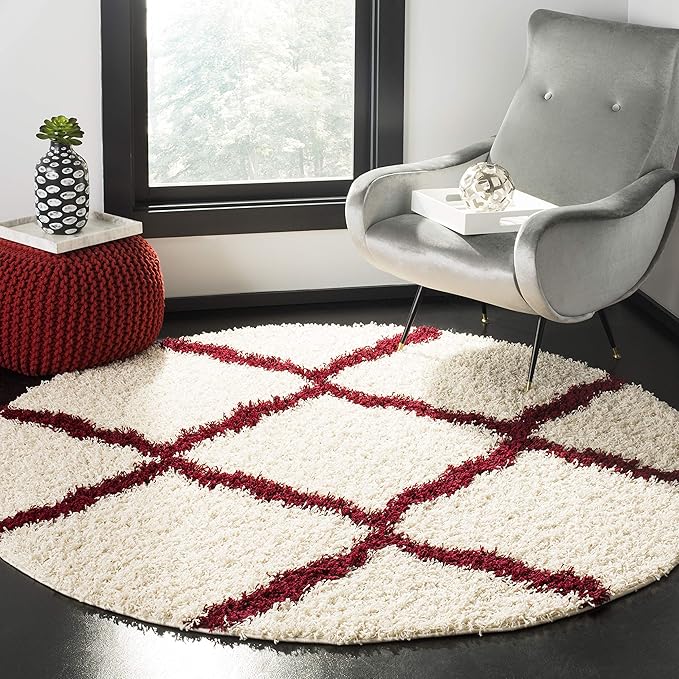 SAFAVIEH Dallas Shag Collection Area Rug - 6' Round, Ivory & Red, Trellis Design, Non-Shedding & Easy Care, 1.5-inch Thick Ideal for High Traffic Areas in Living Room, Bedroom (SGD257R)