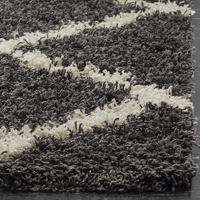 SAFAVIEH Dallas Shag Collection Accent Rug - 2'3" x 4', Dark Grey & Ivory, Trellis, Non-Shedding & Easy Care, 1.5-inch Thick Ideal for High Traffic Areas in Foyer, Living Room, Bedroom (SGD257A)