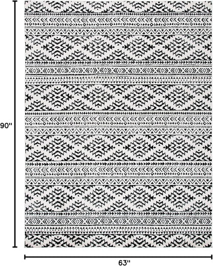 SAFAVIEH Tulum Collection Area Rug - 5'3" x 7'6", Ivory & Black, Moroccan Boho Tribal Design, Non-Shedding & Easy to Clean, Ideal for Living Room, Bedroom, Dining Space (TUL272B)