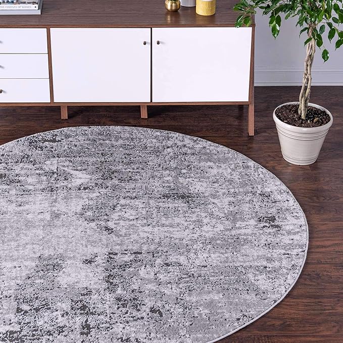 Rugs.com Leipzig Collection Round Rug – 6 Ft Round Grey Low-Pile Rug Perfect for Kitchens, Dining Rooms