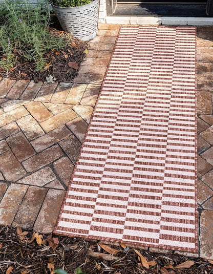 Unique Loom Outdoor Collection Classic Stripes, Transitional Indoor & Outdoor Area Rug, Rectangular 2' 0" x 6' 0", Red/Ivory