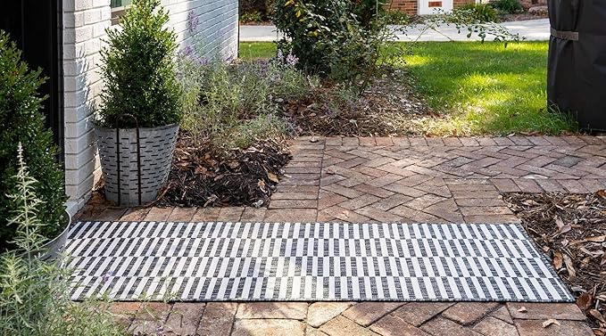 Unique Loom Outdoor Striped Collection Area Rug - Striped (2' x 6' 1" Runner, Charcoal/Ivory)