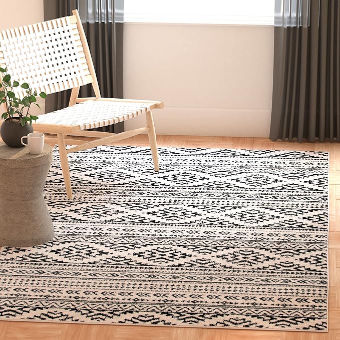 SAFAVIEH Tulum Collection Area Rug - 5'3" x 7'6", Ivory & Black, Moroccan Boho Tribal Design, Non-Shedding & Easy to Clean, Ideal for Living Room, Bedroom, Dining Space (TUL272B)