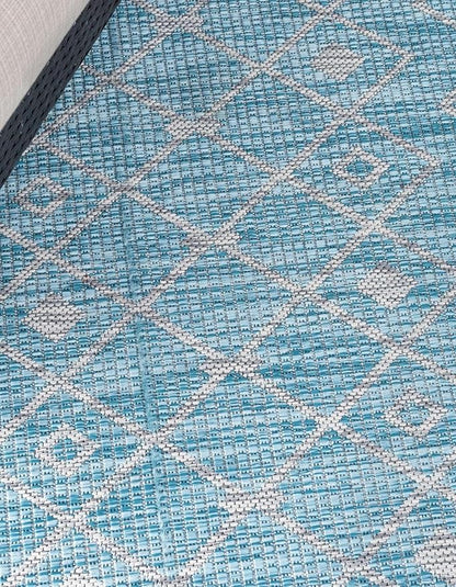 Unique Loom Outdoor Trellis Collection Area Rug - Tribal Trellis (5' 3" x 8' Oval, Aqua/ Ivory)