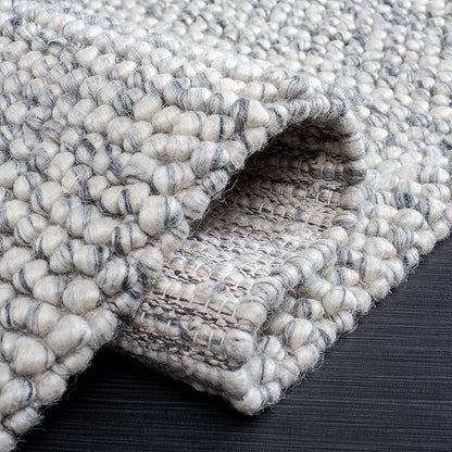 SAFAVIEH Natura Collection Accent Rug - 2'3" x 4', Light Grey & Ivory, Handmade Wool Blend, Textured Design, Ideal for Hallway, Bedroom, Foyer (NAT620G)