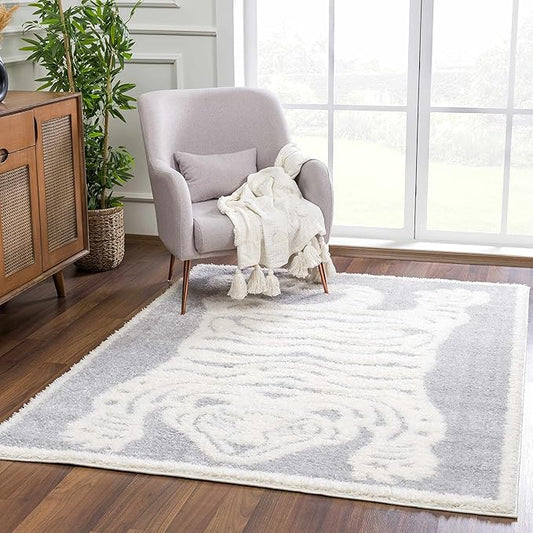 Hauteloom Zane Living Room, Bedroom Area Rug - Farmhouse - Plush Pile - Light Gray, Cream - 6'7" x 9'