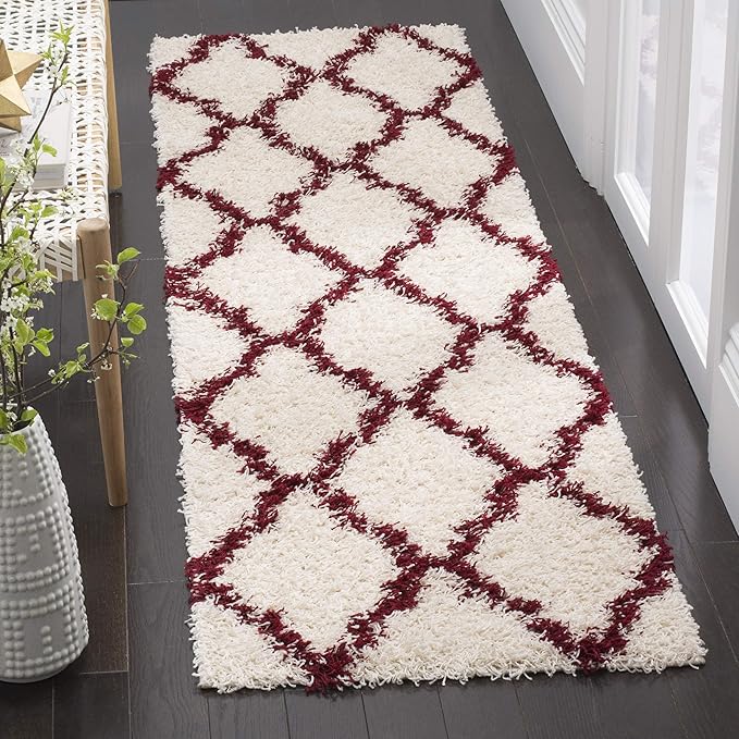 SAFAVIEH Dallas Shag Collection Runner Rug - 2'3" x 10', Ivory & Red, Trellis Design, Non-Shedding & Easy Care, 1.5-inch Thick Ideal for High Traffic Areas in Living Room, Bedroom (SGD257R)