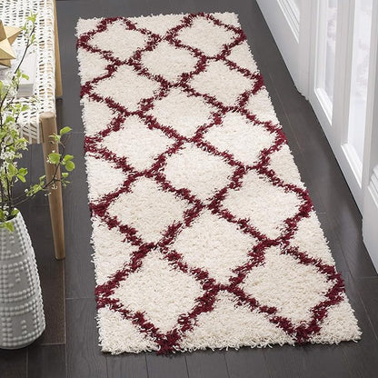 SAFAVIEH Dallas Shag Collection Runner Rug - 2'3" x 6', Ivory & Red, Trellis Design, Non-Shedding & Easy Care, 1.5-inch Thick Ideal for High Traffic Areas in Living Room, Bedroom (SGD257R)