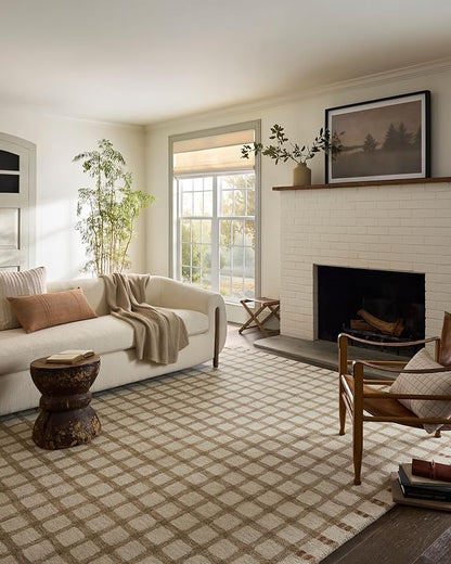 Loloi Magnolia Home by Joanna Gaines Waylon Collection WAY-02 Natural/Rust 3'-6" x 5'-6" Accent Rug