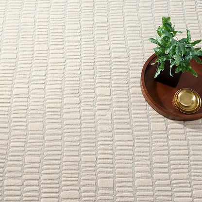 Dash and Albert Roark Wool Area Rug - 4' x 6' Ivory Geometric Hand Tufted Accent Rug - Durable, High Traffic Areas Hallway, Living Room, Stairs - Premium Luxury Hotel Quality Soft Breathable