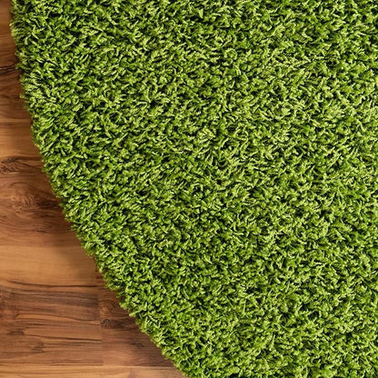 Unique Loom Solid Shag Collection Area Rug (4' 1" Round, Grass Green)
