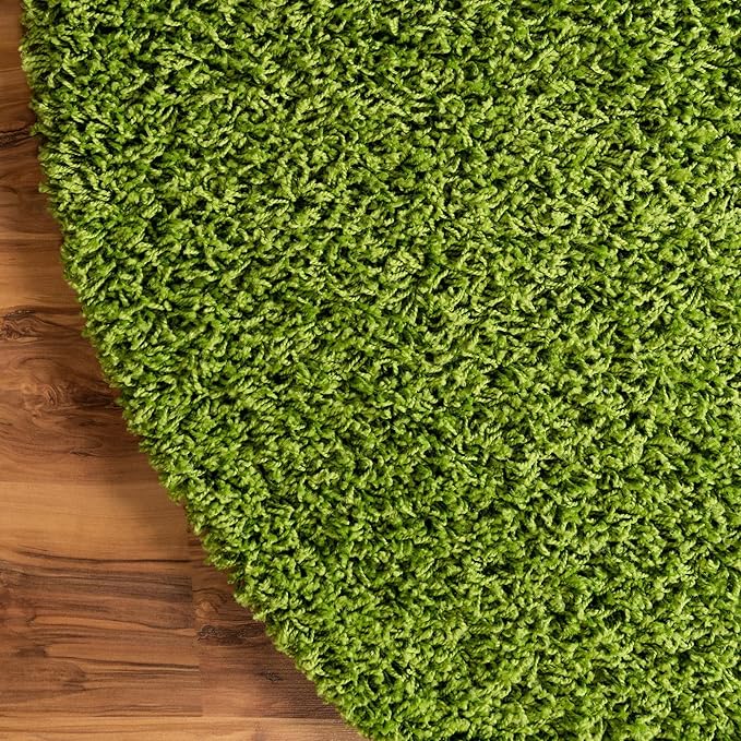 Unique Loom Solid Shag Collection Area Rug (7' 1" Round, Grass Green)
