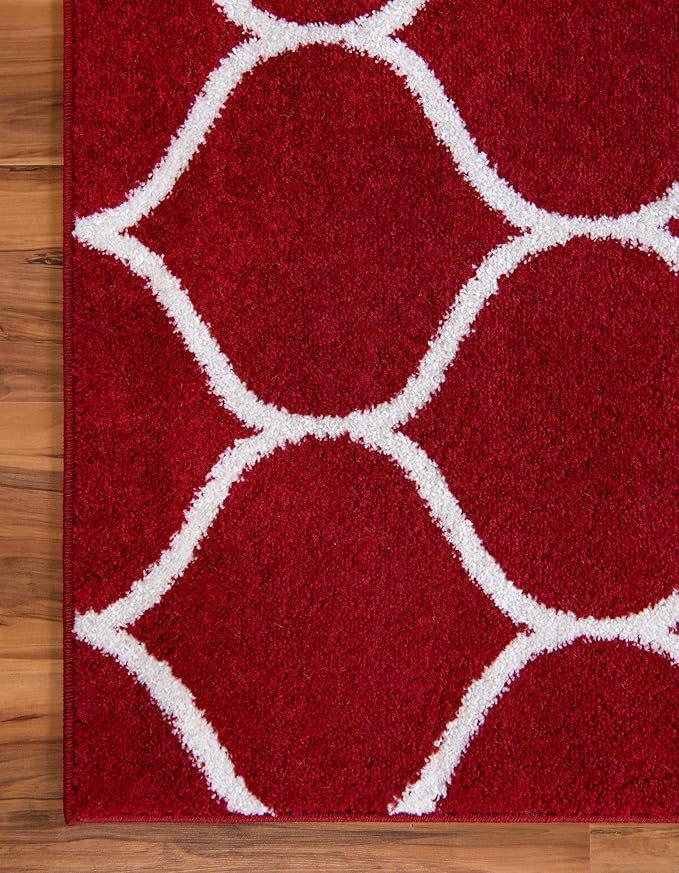 Rugs.com Lattice Frieze Collection Rug – 4' x 6' Red Medium Rug Perfect for Living Rooms, Large Dining Rooms, Open Floorplans