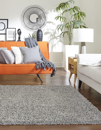 Unique Loom Solid Shag Collection Area Rug (4' 1" x 6' 1" Rectangle, Cloud Gray)