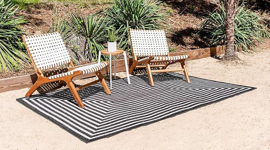 Unique Loom Sabrina Soto Outdoor Collection Geometric, Modern, Vibrant, Carved Area Rug (5' 0 x 8' 0 Rectangular, Black/ Ivory)