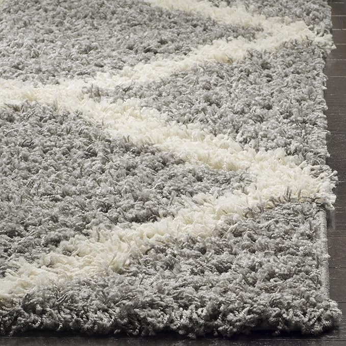 SAFAVIEH Dallas Shag Collection Accent Rug - 4' x 6', Grey & Ivory, Trellis Design, Non-Shedding & Easy Care, 1.5-inch Thick Ideal for High Traffic Areas in Entryway, Living Room, Bedroom (SGD257G)
