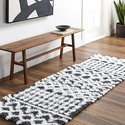 Livabliss Hapsburg Moroccan Shag Area Rug, 5'3" x 7'3", Black/White