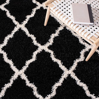 SAFAVIEH Dallas Shag Collection Runner Rug - 2'3" x 8', Black & Ivory, Trellis Design, Non-Shedding & Easy Care, 1.5-inch Thick Ideal for High Traffic Areas in Living Room, Bedroom (SGD257Z)
