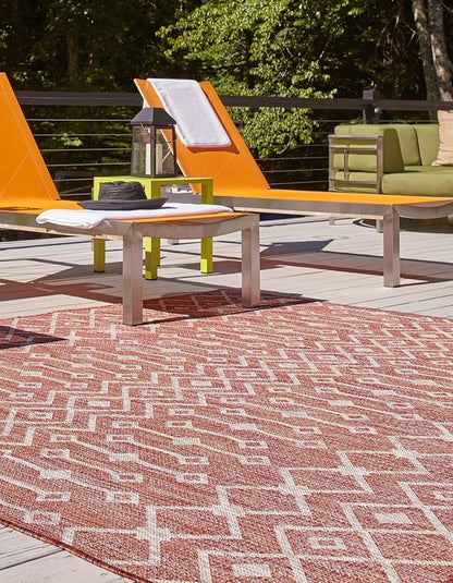 Unique Loom Outdoor Trellis Collection Area Rug - Tribal Trellis (5' 3" Square, Rust Red/ Ivory)