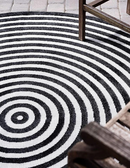 Unique Loom Sabrina Soto Outdoor Collection Geometric, Modern, Vibrant, Carved Area Rug (8' 0 x 8' 0 Round, Black/ Ivory)