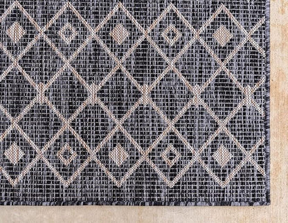 Unique Loom Outdoor Trellis Collection Area Rug - Tribal Trellis (6' 1" x 9' Rectangle, Charcoal Gray/ Natural)