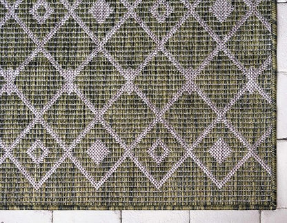 Unique Loom Outdoor Trellis Collection Area Rug - Tribal Trellis (4' 1" x 6' 1" Rectangle, Green/ Natural)