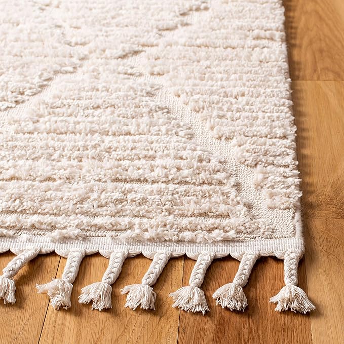 SAFAVIEH Marrakech Collection Area Rug - 5'3" Square, Beige, Moroccan Boho Tribal Tassel Design, Non-Shedding & Easy Care, Ideal for High Traffic Areas in Living Room, Bedroom (MRK517C)