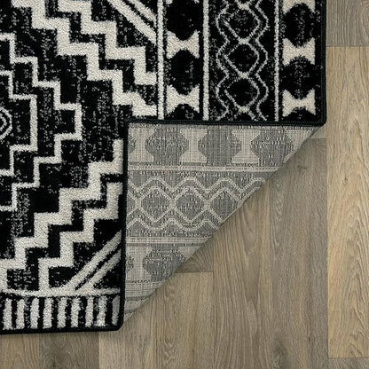 Rugshop Southwestern Black and White Tribal Area Rug – Geometric Diamond Pattern Carpet for Living Room, Bedroom, or Entryway – Boho Rustic Soft Floor Decor 2' 3" x 4' Black