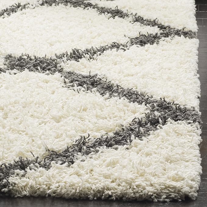 SAFAVIEH Dallas Shag Collection Area Rug - 5'1" x 7'6", Ivory & Dark Grey, Trellis Design, Non-Shedding & Easy Care, 1.5-inch Thick Ideal for High Traffic Areas in Living Room, Bedroom (SGD257H)