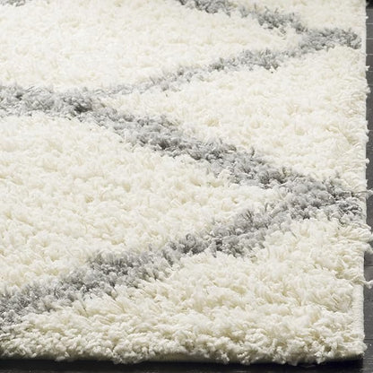 SAFAVIEH Dallas Shag Collection Area Rug - 5'1" x 7'6", Ivory & Grey, Trellis Design, Non-Shedding & Easy Care, 1.5-inch Thick Ideal for High Traffic Areas in Living Room, Bedroom (SGD257F)