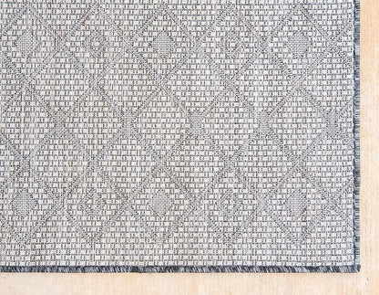 Unique Loom Outdoor Trellis Collection Area Rug - Tribal Trellis (3' 3" x 5' 3" Rectangle, Charcoal Gray/ Natural)
