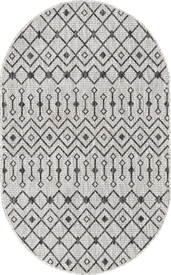 Unique Loom Outdoor Trellis Collection Area Rug - Tribal Trellis (3' 3" x 5' 3" Oval, Gray/ Black)
