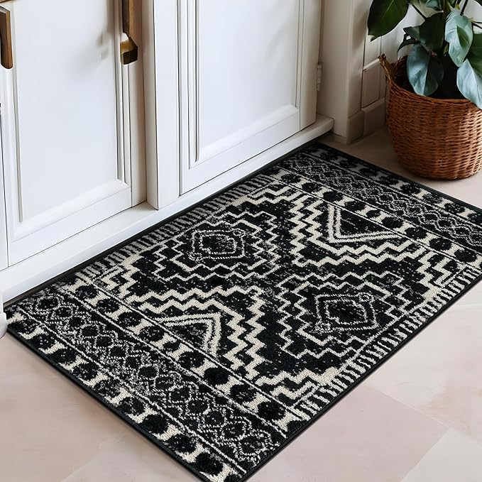 Rugshop Southwestern Black and White Tribal Area Rug – Geometric Diamond Pattern Carpet for Living Room, Bedroom, or Entryway – Boho Rustic Soft Floor Decor 2' 3" x 4' Black