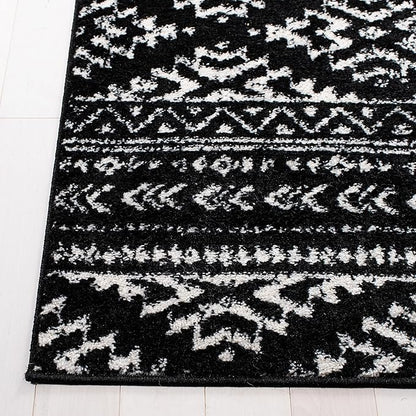 SAFAVIEH Area Rug 8x10 - Tulum Collection - Large - Black & Ivory, Moroccan Boho Tribal Design, Non-Shedding & Easy to Clean, Ideal for Living Room, Bedroom, Dining Space (TUL272Z)