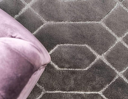 Unique Loom Marilyn Monroe Glam Collection Area Rug - Trellis (4' x 6' Rectangle, Gray Silver/ Silver)